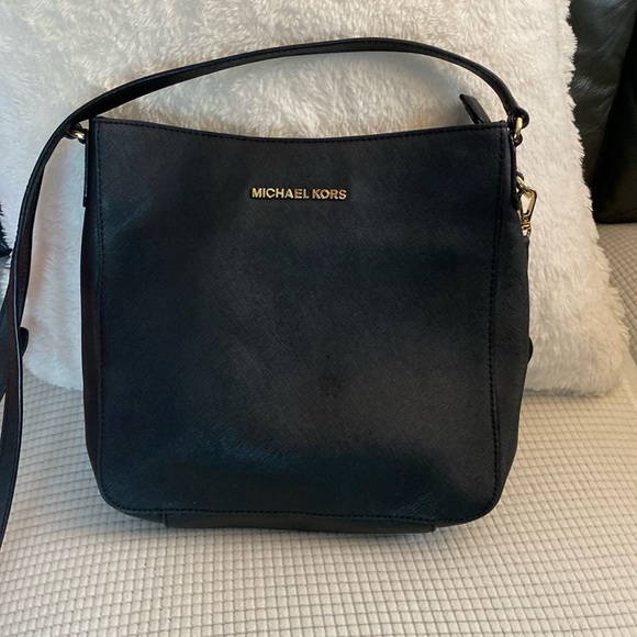Michael Kors bag..some wear. Very good condition..10 in / 10 / 2 - Picture 1 of 9